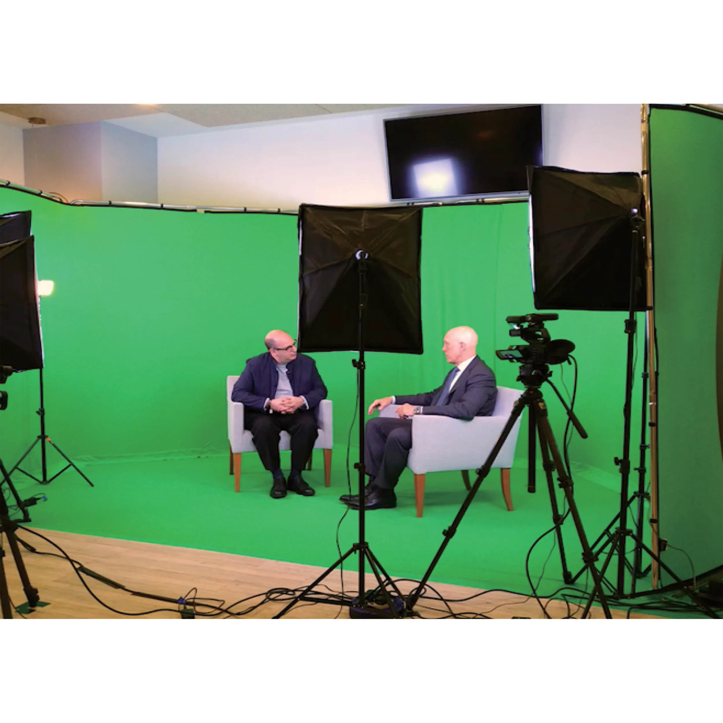 4x2.4m Panoramic Background System with Chroma Key Green Crease-Resistant Fabric