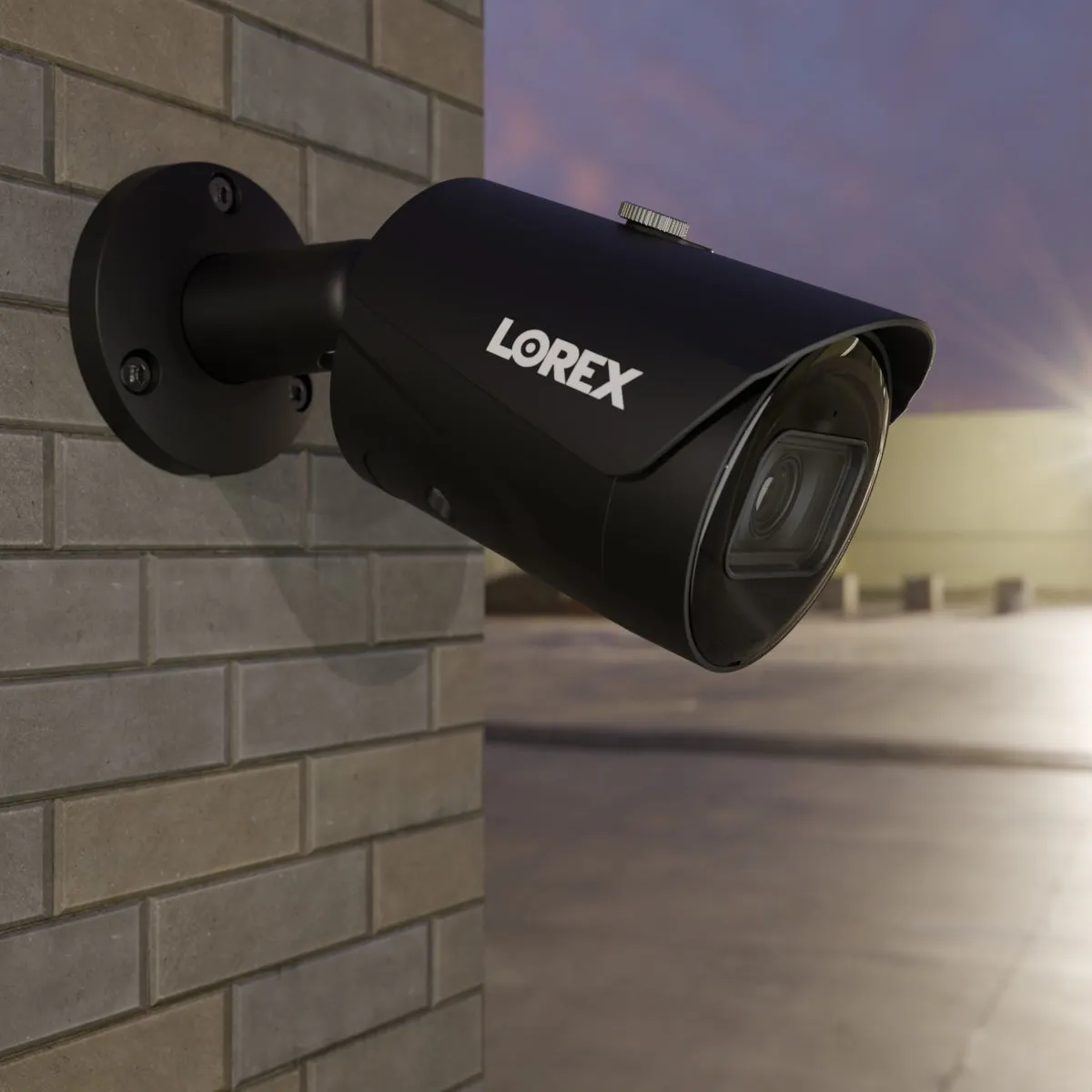 Lorex Fusion Series 4K 16 Channel (8 Wired   8 Fusion Wi-Fi) 2TB Wired System with A4 Wired 2K IP Bullet Cameras