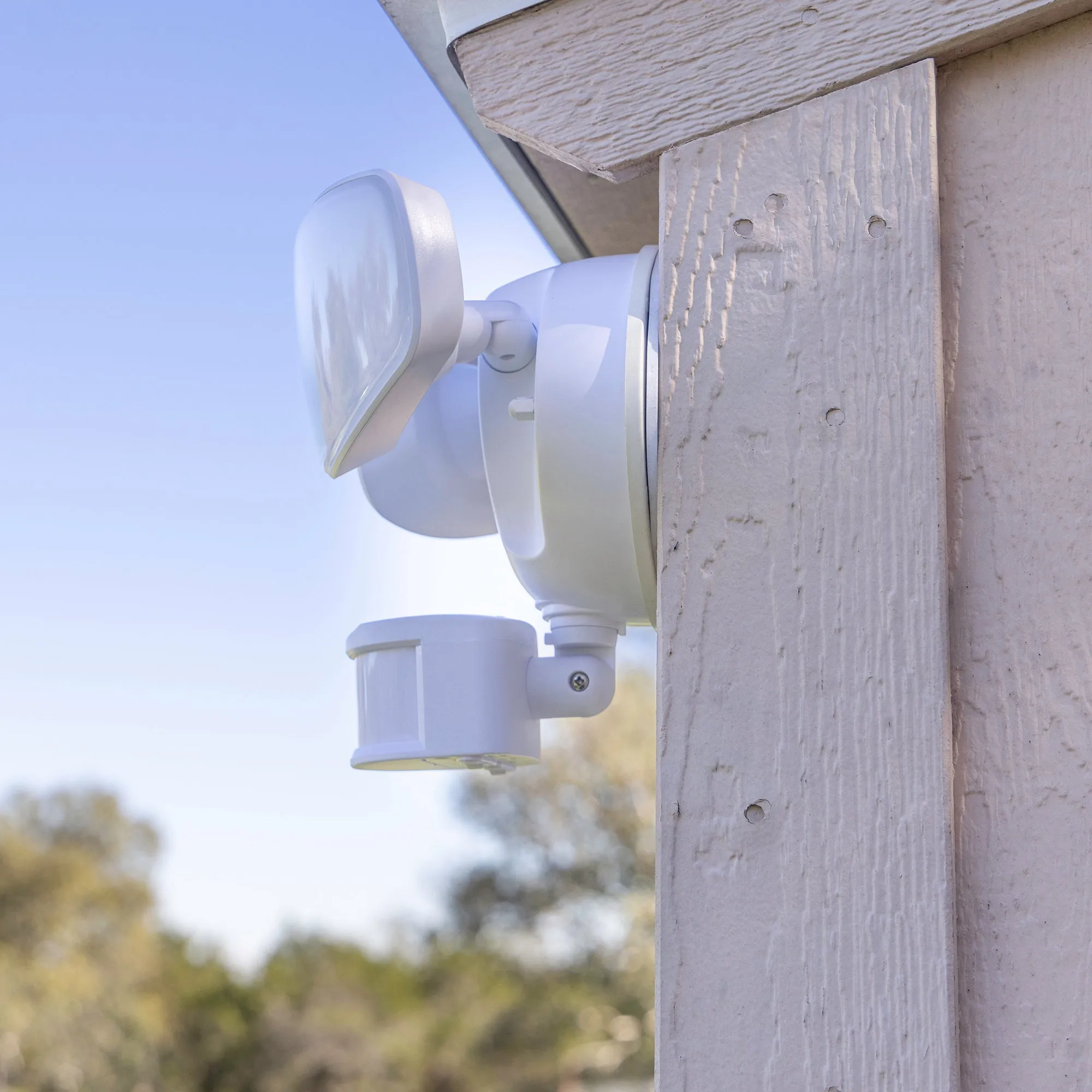 Outdoor LED Security Motion Sensor Flood Light, Dusk to Dawn, 2700 Lumens, 4K, White Polycarbonate with Frosted Lens
