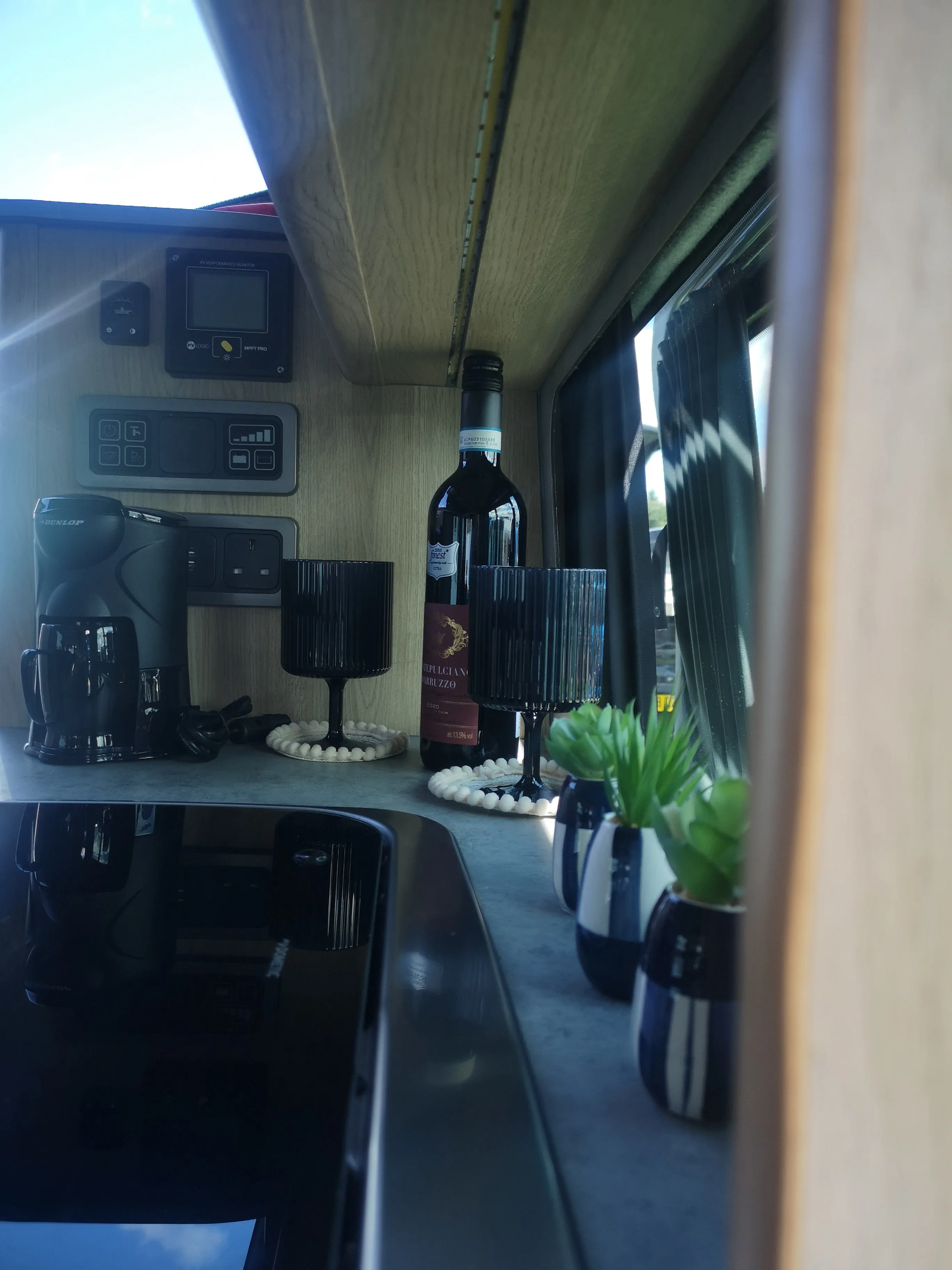 The Mamble Camper van Conversion for the Renault Trafic, Nissan NV300 Fiat Talento