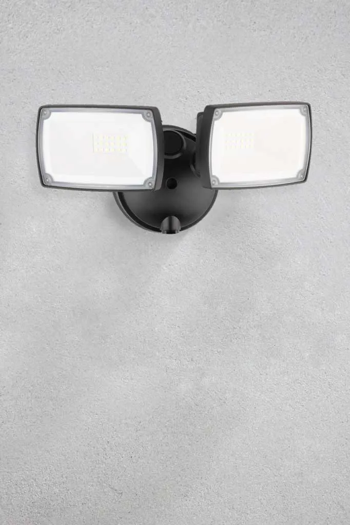 Thornton LED Outdoor Adjustable Floodlight – Sensor